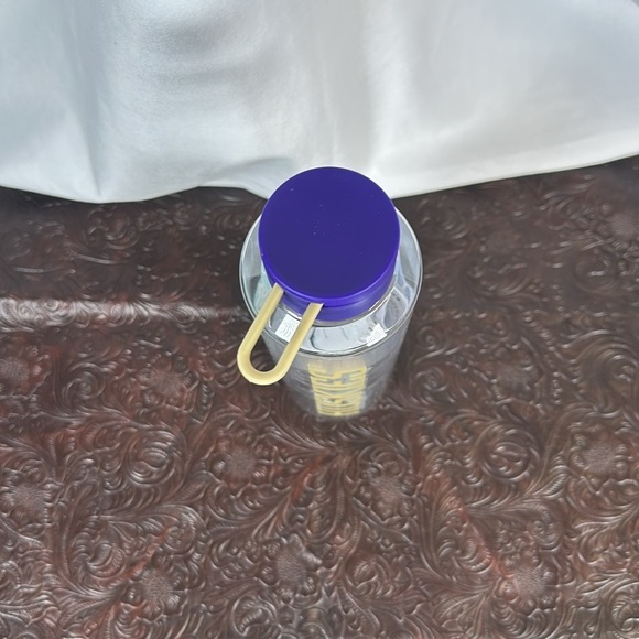 Starbucks Clear Water Bottle with Purple Cap UW - Picture 4 of 4